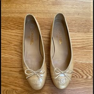 Classic Chanel Gold Ballet Flats size 38.5